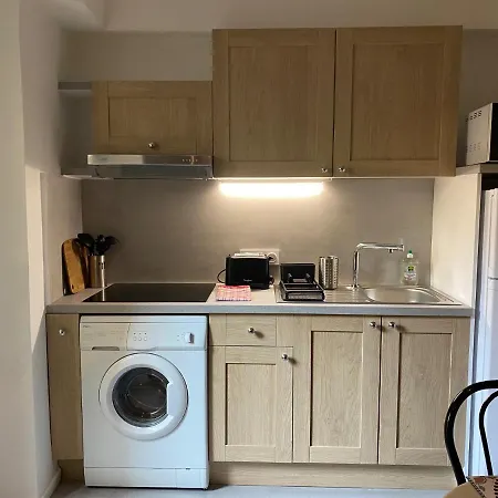 Appartement 2 Pieces Climatise Avec Terrace Dans Vieil Antibes